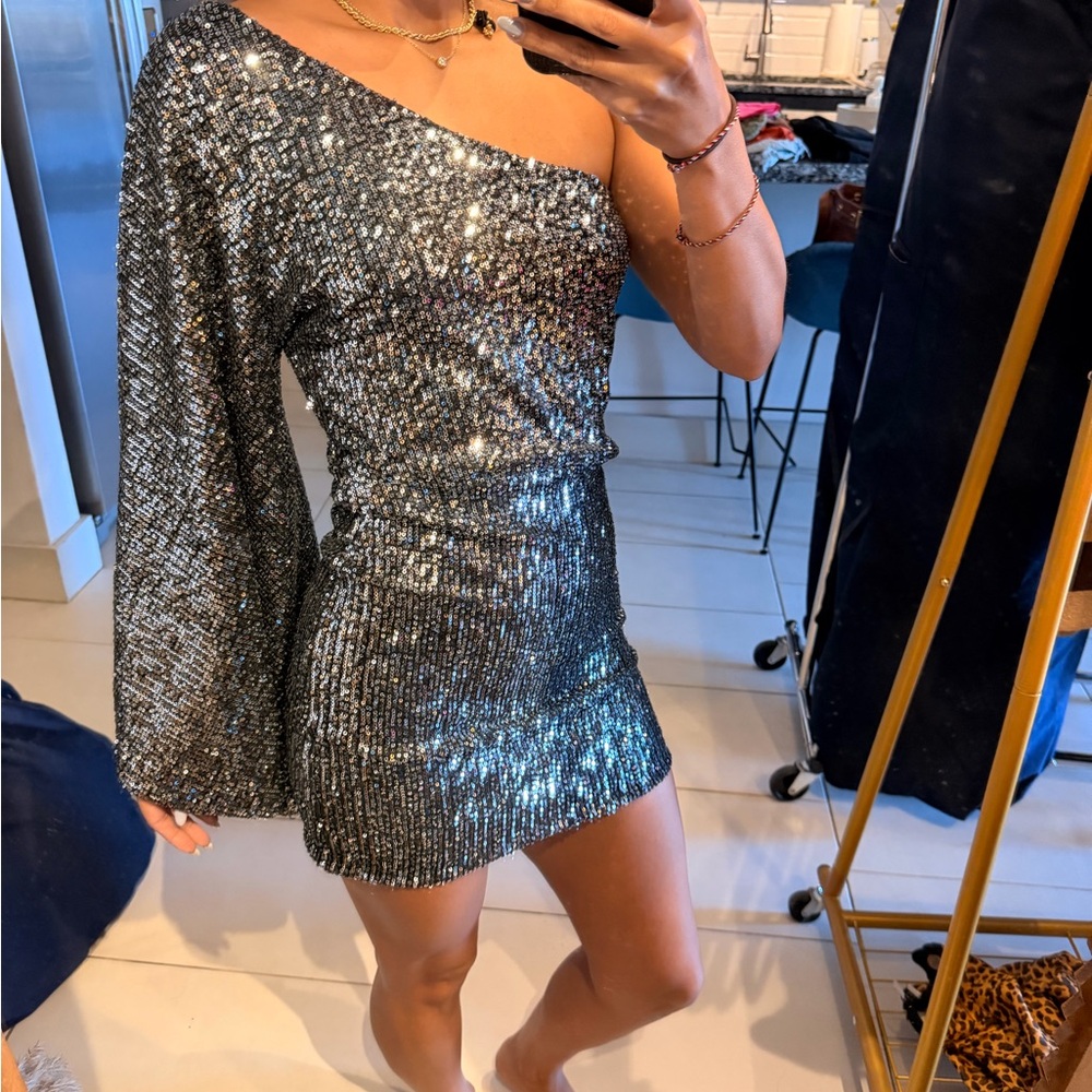 One-Shoulder Metallic Sequin Mini Dress - Picture 3 of 8